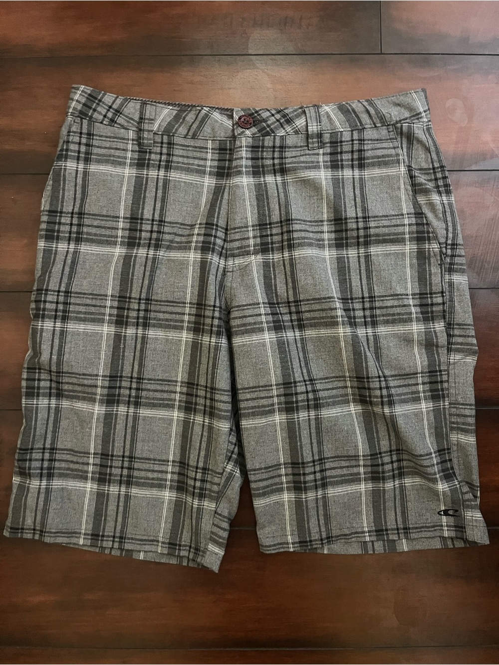 O'Neill Men's Gray Plaid Flat Front Shorts